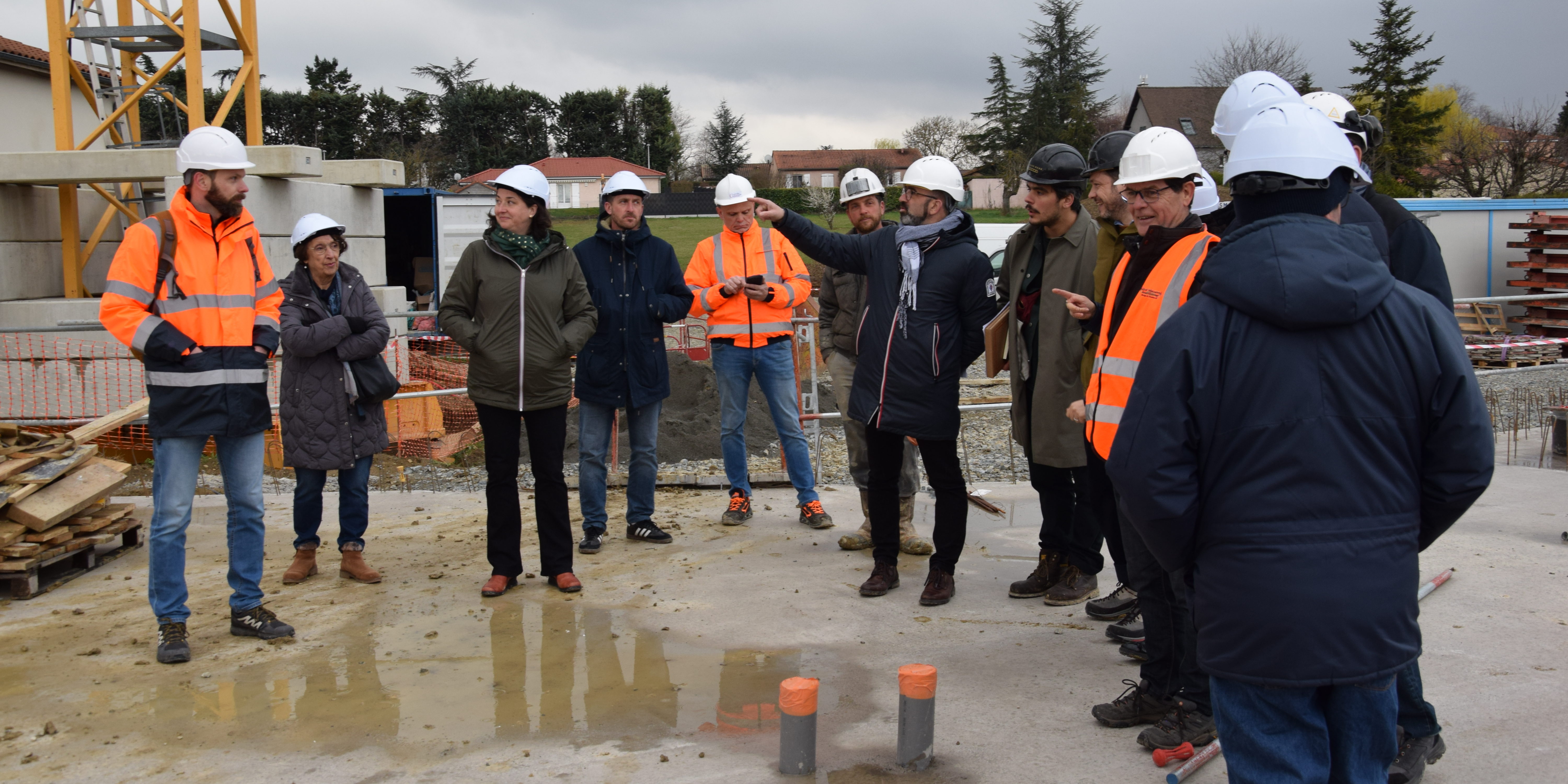 Les élus en visite sur le chantier du futur Pôle Enfance-Jeunesse à Beauregard-Vendon